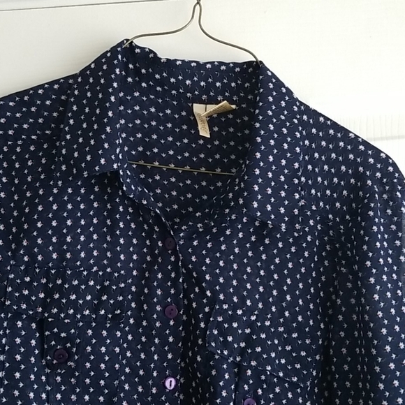 Passport Women's Sheer Blouse - Picture 4 of 7